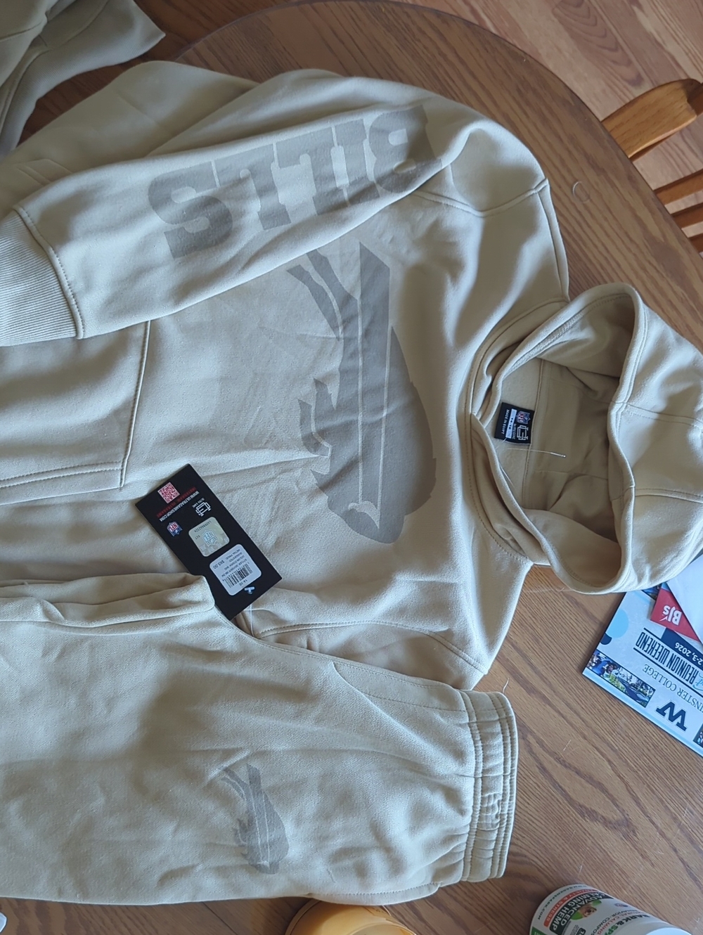 Kid's  Beige Buffalo Bills sweat set, size 14-16
